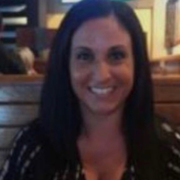 Meet your Posher, Nicole - Picture 1 of 1